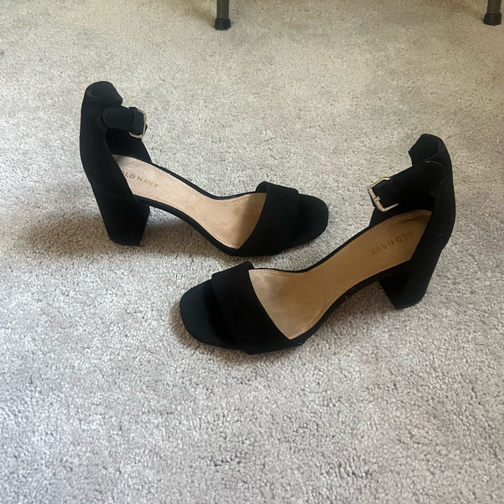 Block Heels - Picture 2 of 3